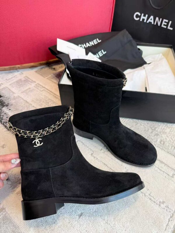 CHANEL 25B Short boots