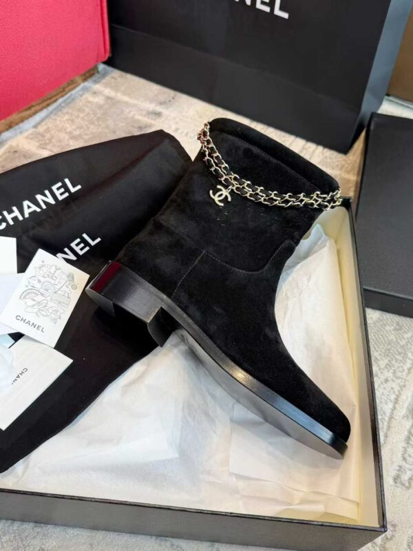 CHANEL 25B Short boots