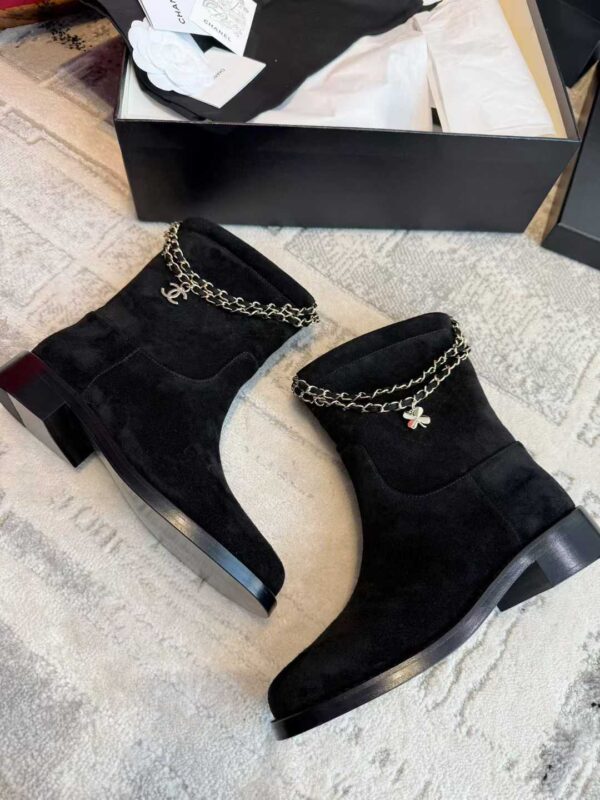 CHANEL 25B Short boots