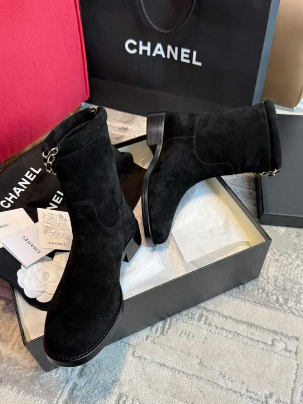 CHANEL 25B Short boots