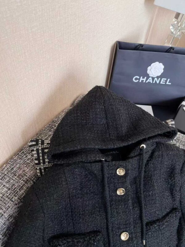 CHANEL  Tweed coat