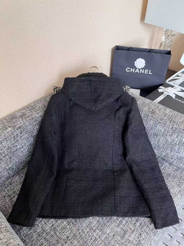 CHANEL  Tweed coat