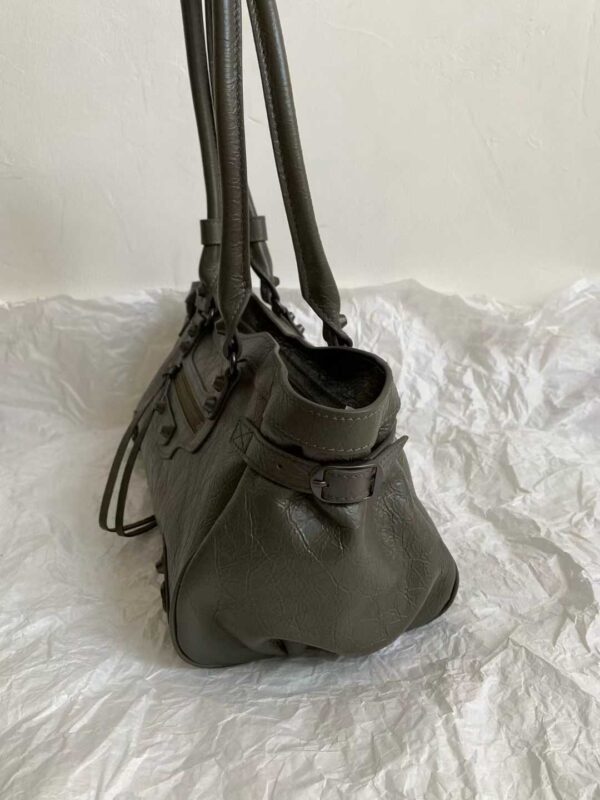 Balenciaga Women's Le City Bag East-west in Sesame