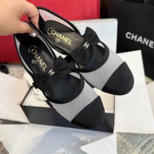 CHANEL Flat sandals