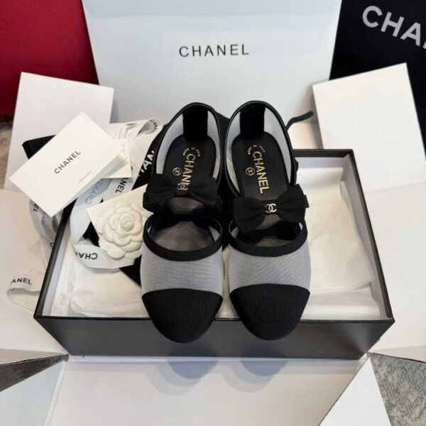 CHANEL Flat sandals