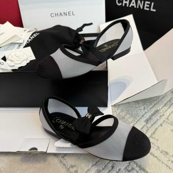 CHANEL Flat sandals