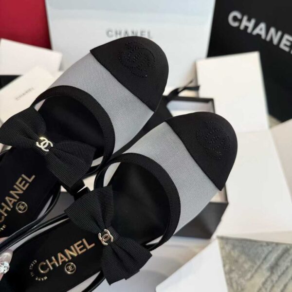 CHANEL Flat sandals