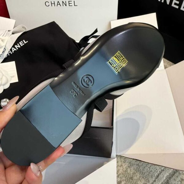 CHANEL Flat sandals
