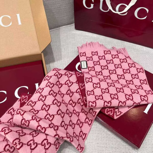 GUCCI Scarf