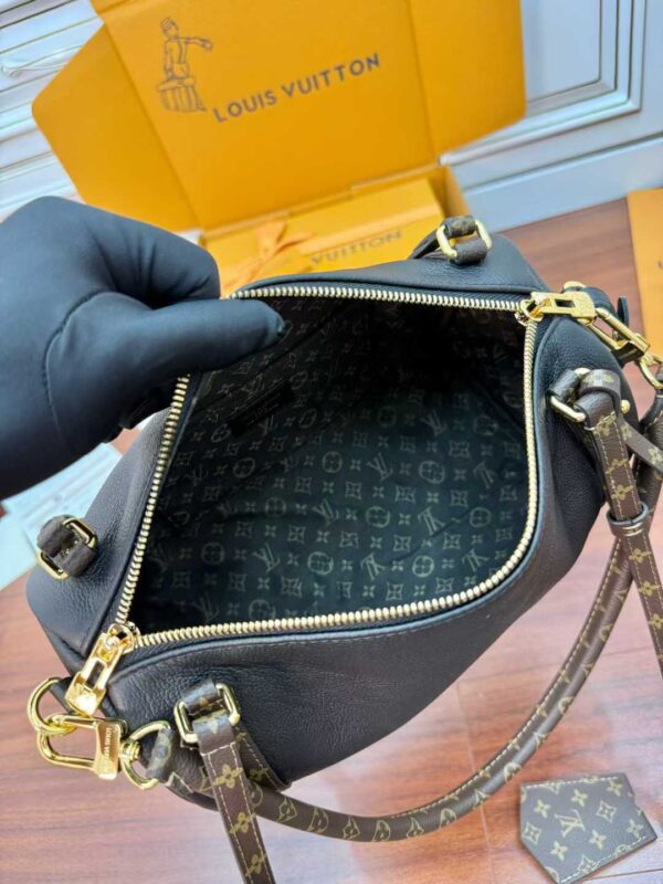 LOUIS VUITTON Express Bag