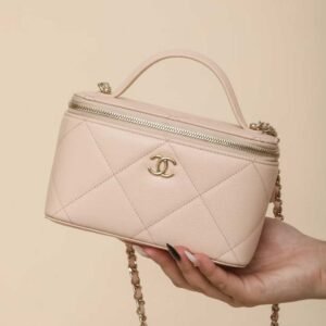 CHANEL Chain makeup bag