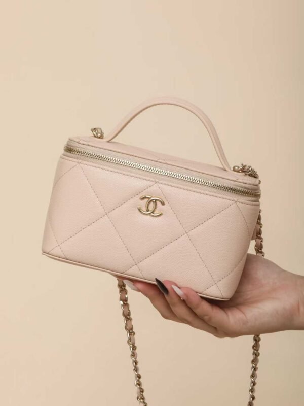 CHANEL Chain makeup bag
