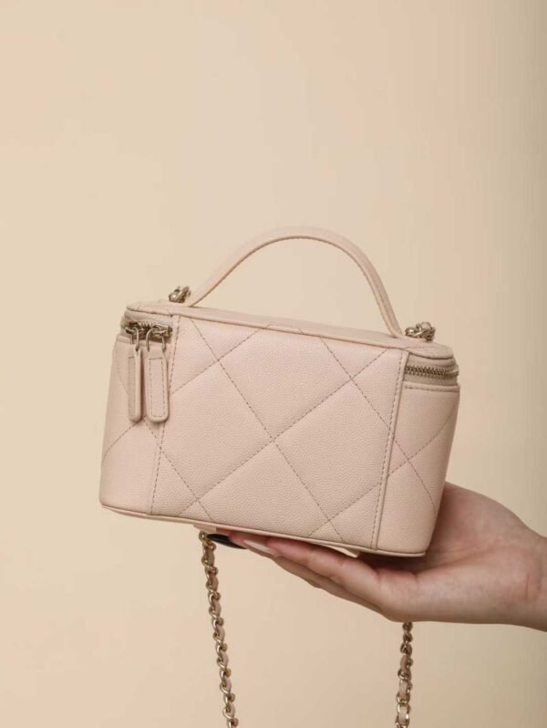 CHANEL Chain makeup bag