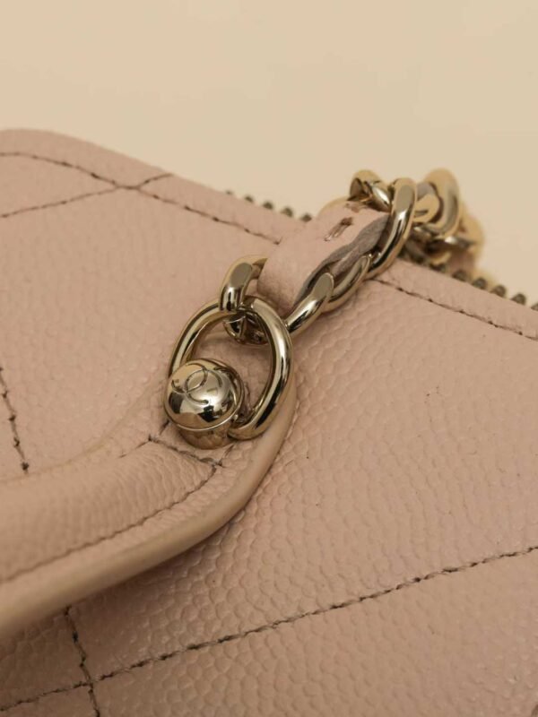 CHANEL Chain makeup bag