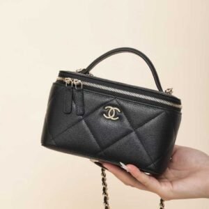 CHANEL Chain makeup bag