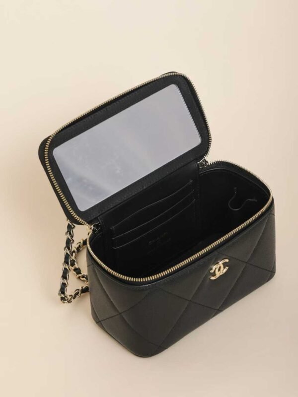 CHANEL Chain makeup bag