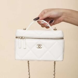 CHANEL Chain makeup bag