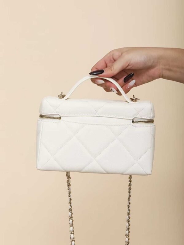 CHANEL Chain makeup bag