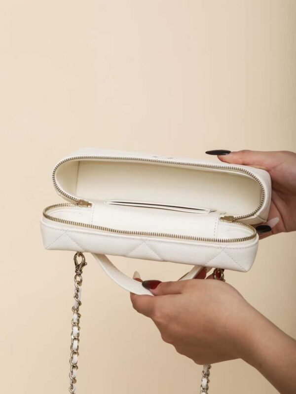CHANEL Chain makeup bag