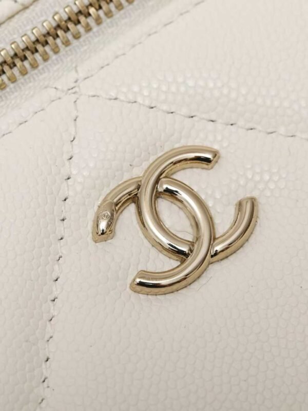 CHANEL Chain makeup bag