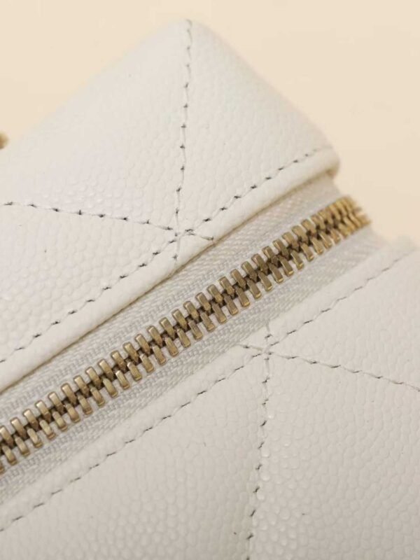CHANEL Chain makeup bag