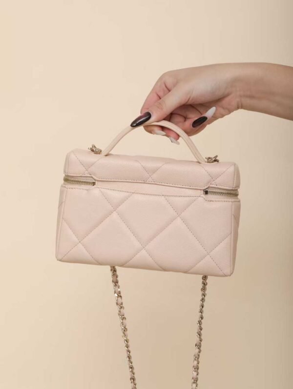 CHANEL Chain makeup bag