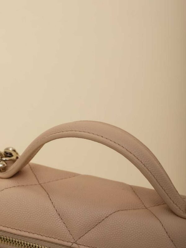 CHANEL Chain makeup bag