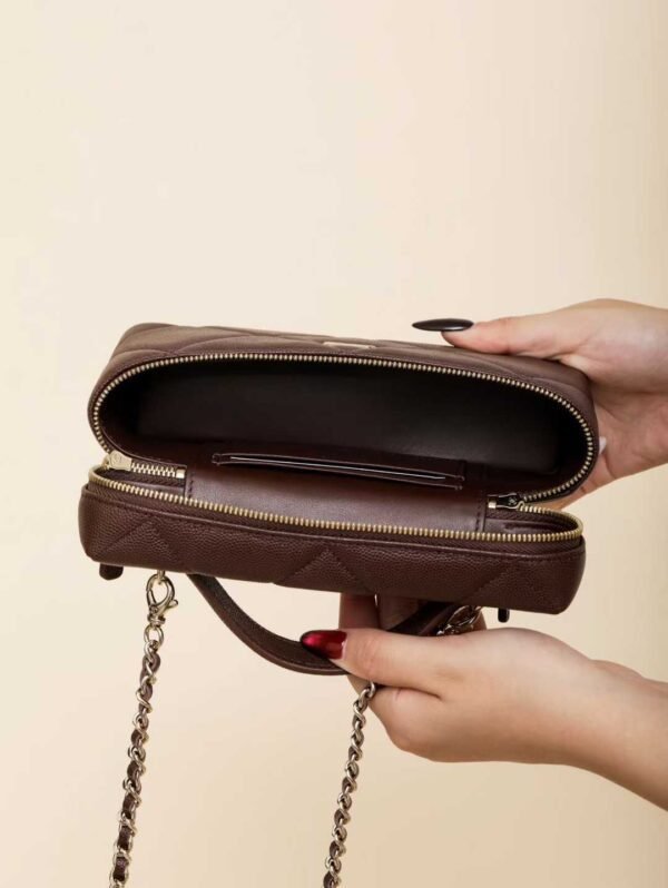 CHANEL Chain makeup bag