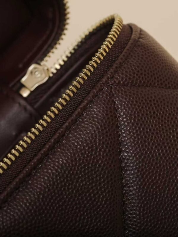 CHANEL Chain makeup bag
