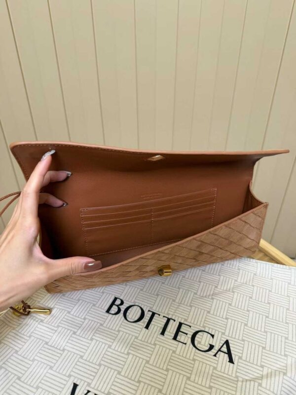 Bottega Veneta Andiamo Clutch