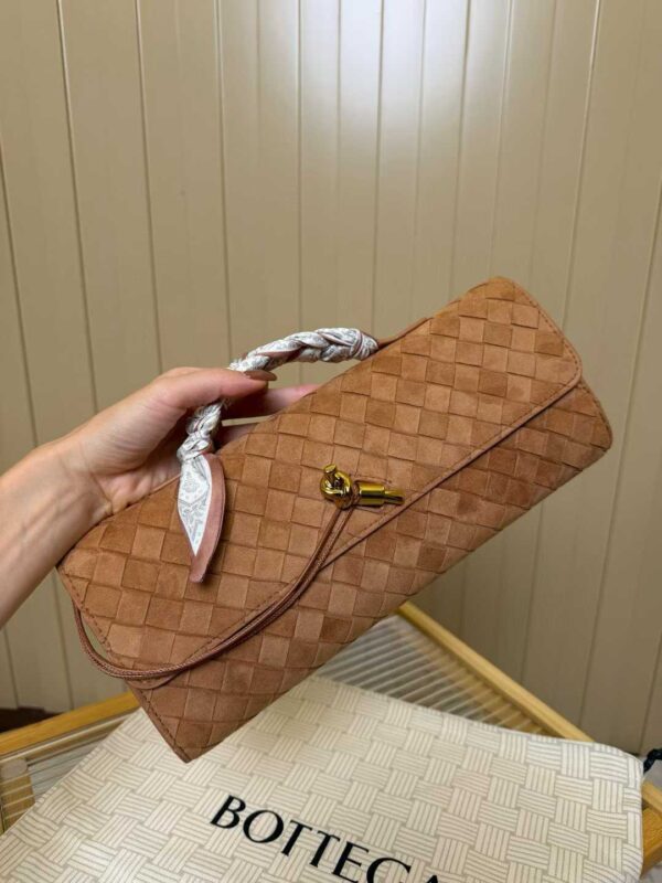 Bottega Veneta Andiamo Clutch