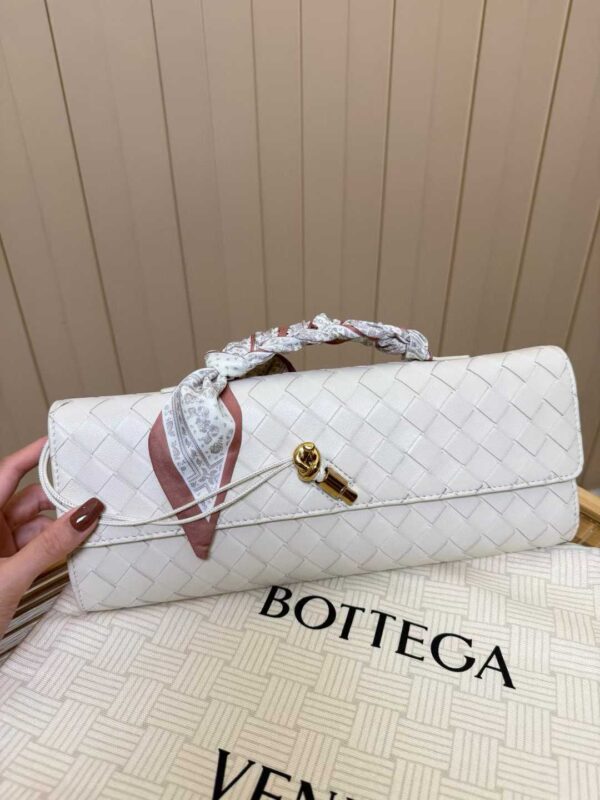 Bottega Veneta Andiamo Clutch