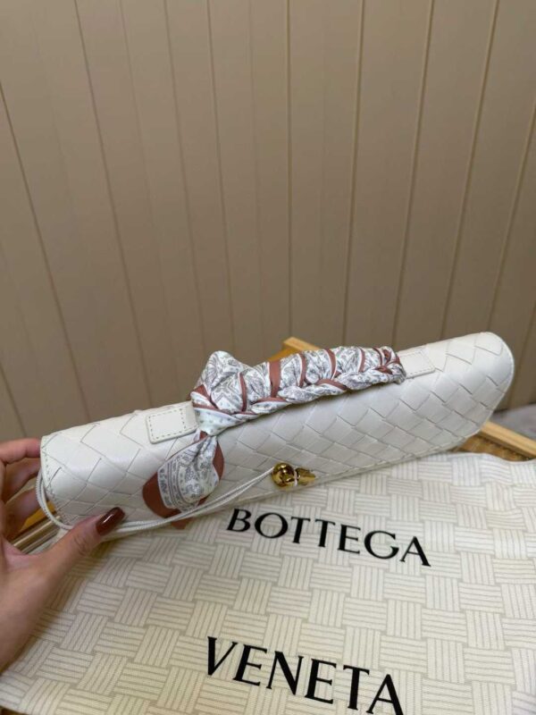 Bottega Veneta Andiamo Clutch
