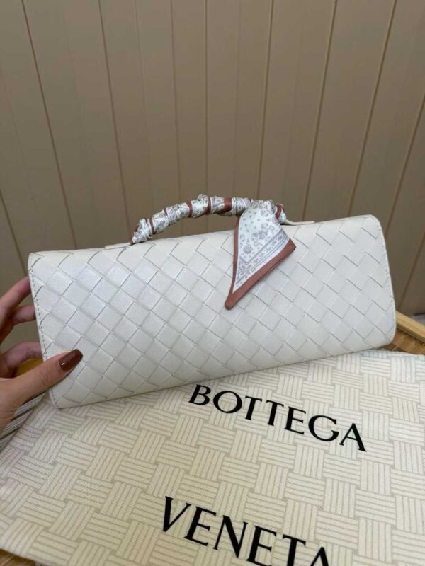 Bottega Veneta Andiamo Clutch
