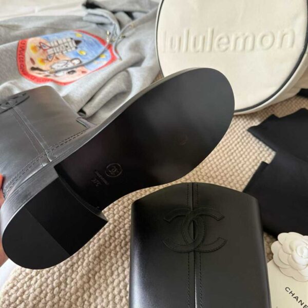 CHANEL Knight boots