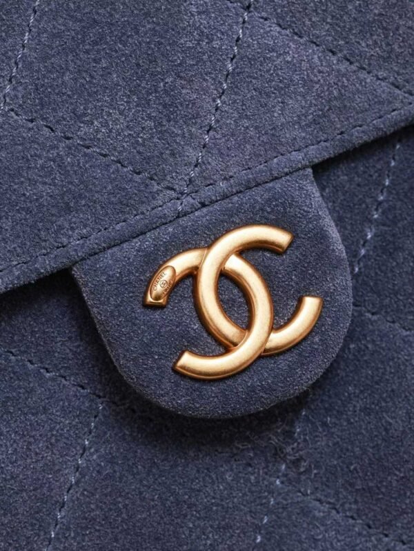 CHANEL 25 Handbag