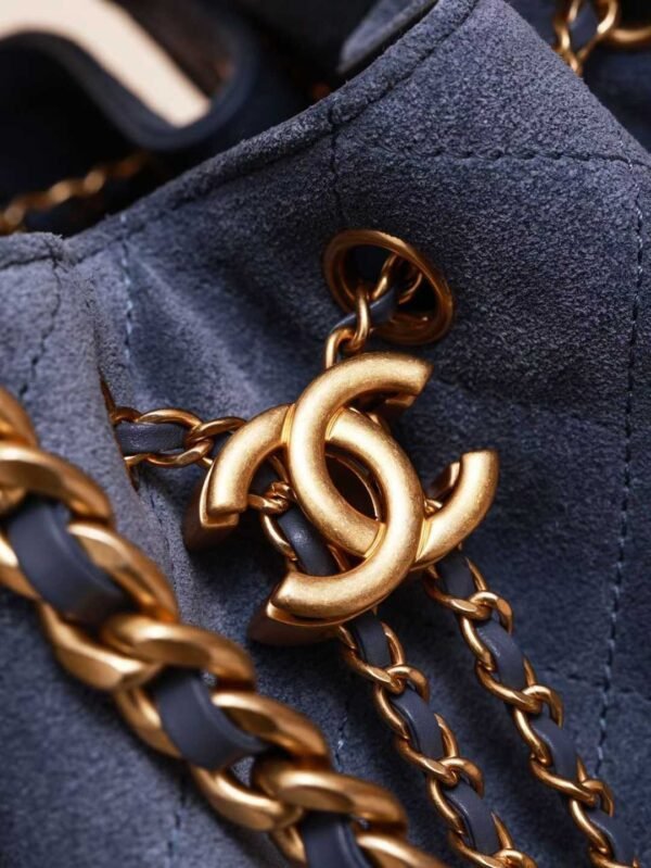 CHANEL 25 Handbag