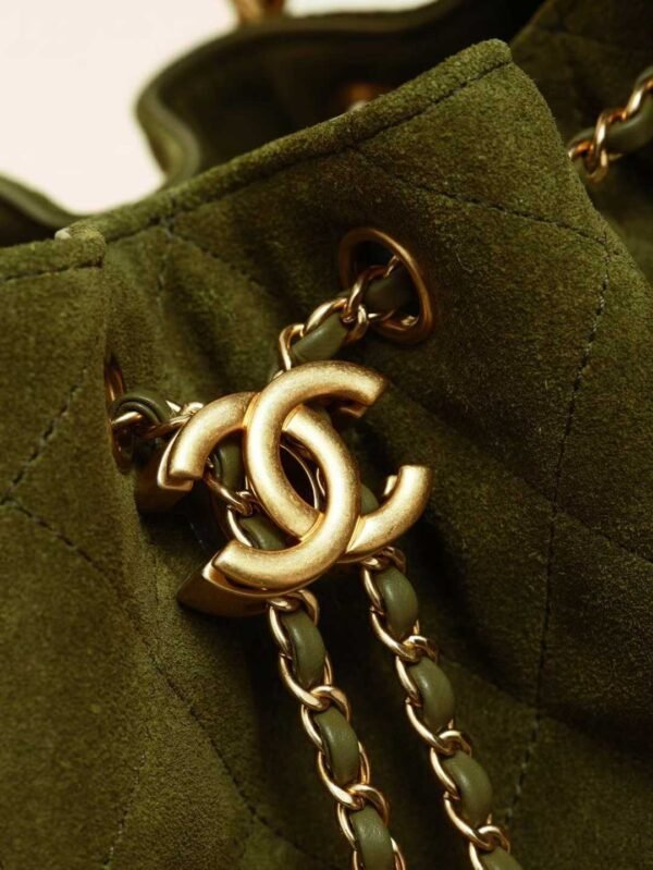 CHANEL 25 Handbag