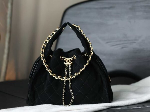CHANEL 25 HANDBAG