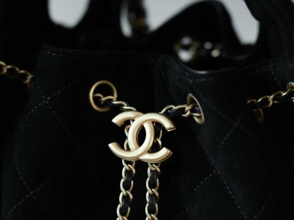 CHANEL 25 HANDBAG