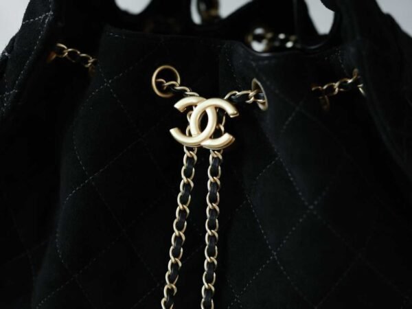 CHANEL 25 HANDBAG