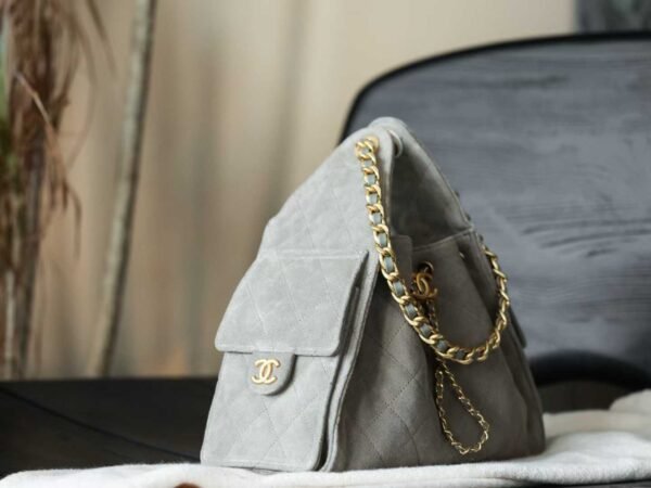 CHANEL 25 HANDBAG