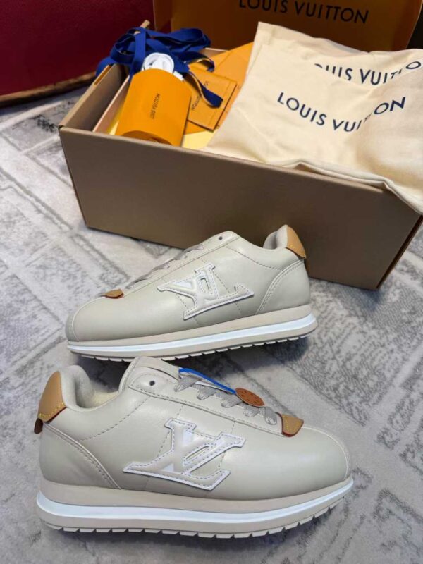 LOUIS VUITTON Bread shoes