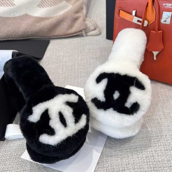 CHANEL Ear shield