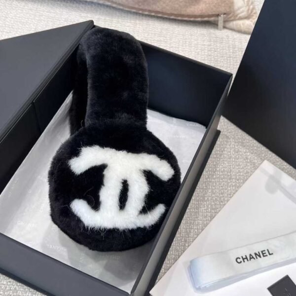 CHANEL Ear shield