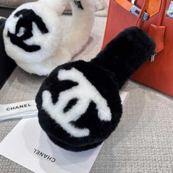 CHANEL Ear shield