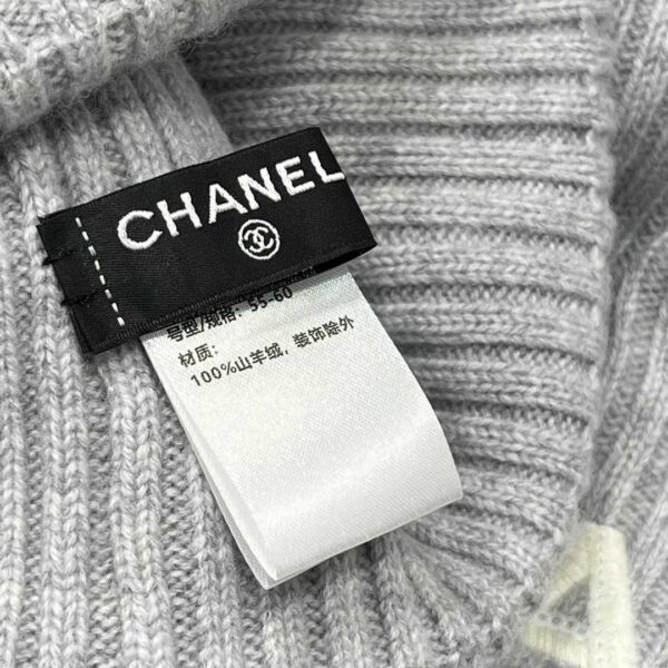 CHANEL Scarf + cold hat