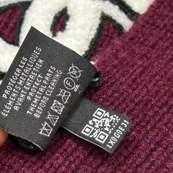 CHANEL scarf and cold cap