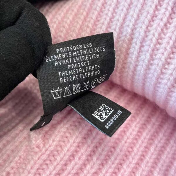 CHANEL scarf and cold cap