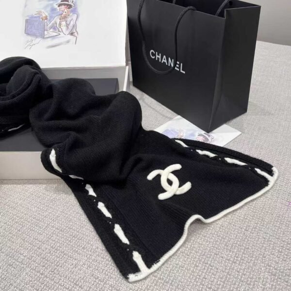 CHANEL 25A  scarf